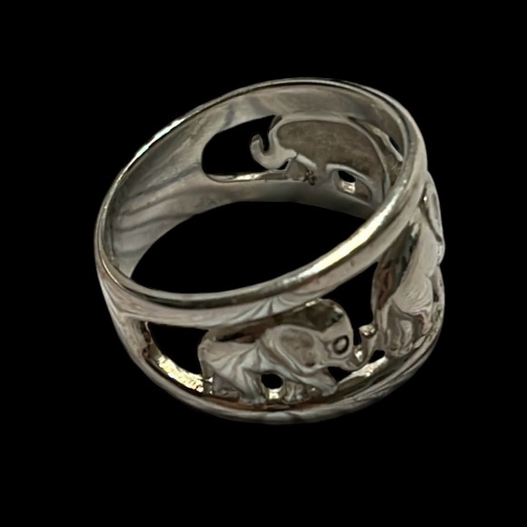 Vintage 925A Thailand Sterling Silver Open Pattern Elephant Ring. Size 8 - Picture 3 of 6